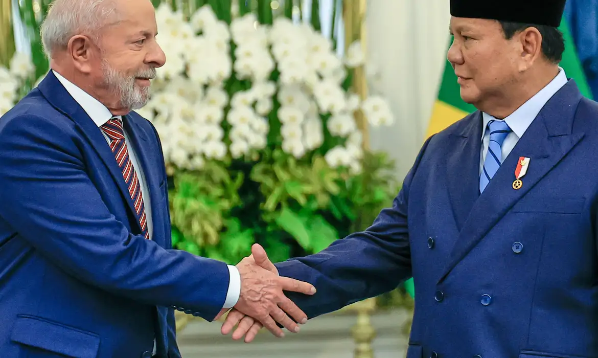 (Presidente Lula em visita na Indonésia) 