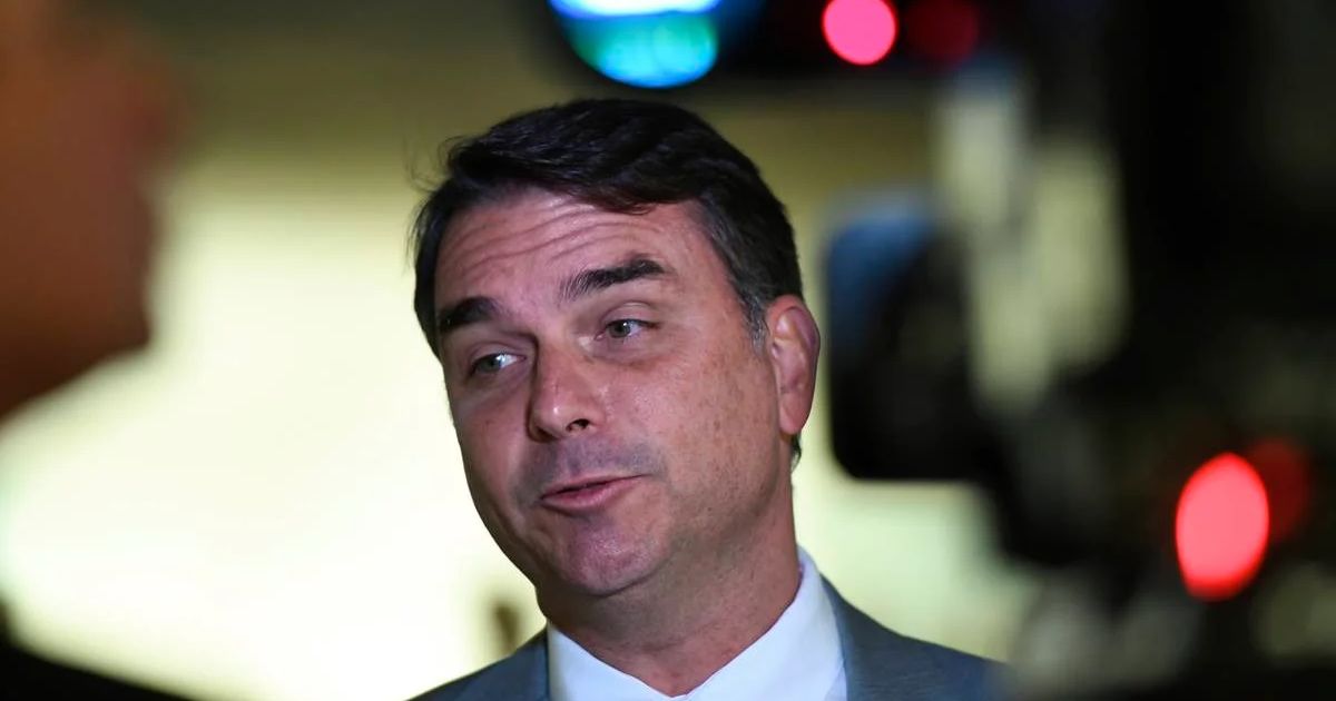 Flávio Bolsonaro, sanador da República