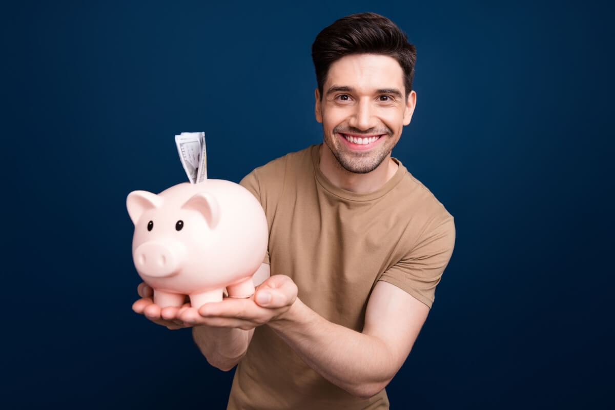 Evitar ciladas financeiras no fim de ano requer planejamento, controle e disciplina (Imagem: Roman Samborskyi | Shutterstock)