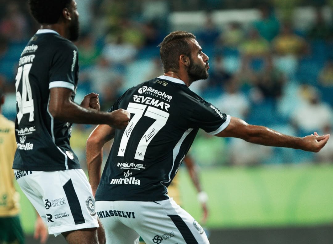 Imagem - Remo vence com brilho dos gringos e assume a vice-liderança