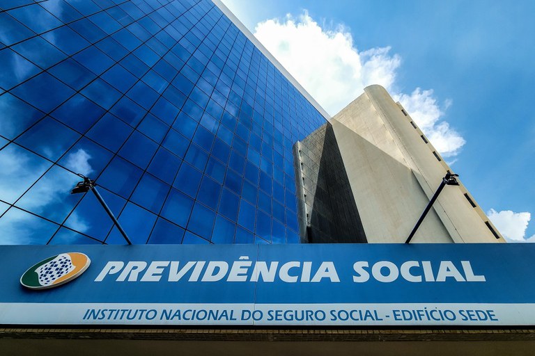 Instituto Nacional do Seguro Social está devolvendo o dinheiro aos aposentados e pensionistas