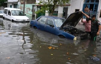 Buenos Aires sob água: temporal relâmpago deixa caos e uma vítima fatal