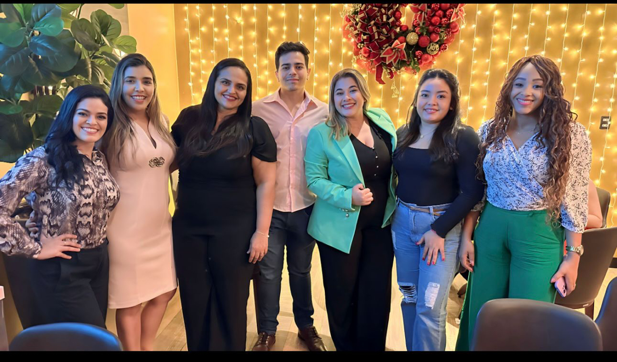 Fabíola Moura, Lorena Vilhena, Antônia Moura, Jean Aood, Iohanna Takada, Jaqueline Menezes e Kamila Soares, que formam a equipe de sucesso da Icalculo Contabilidade Inteligente