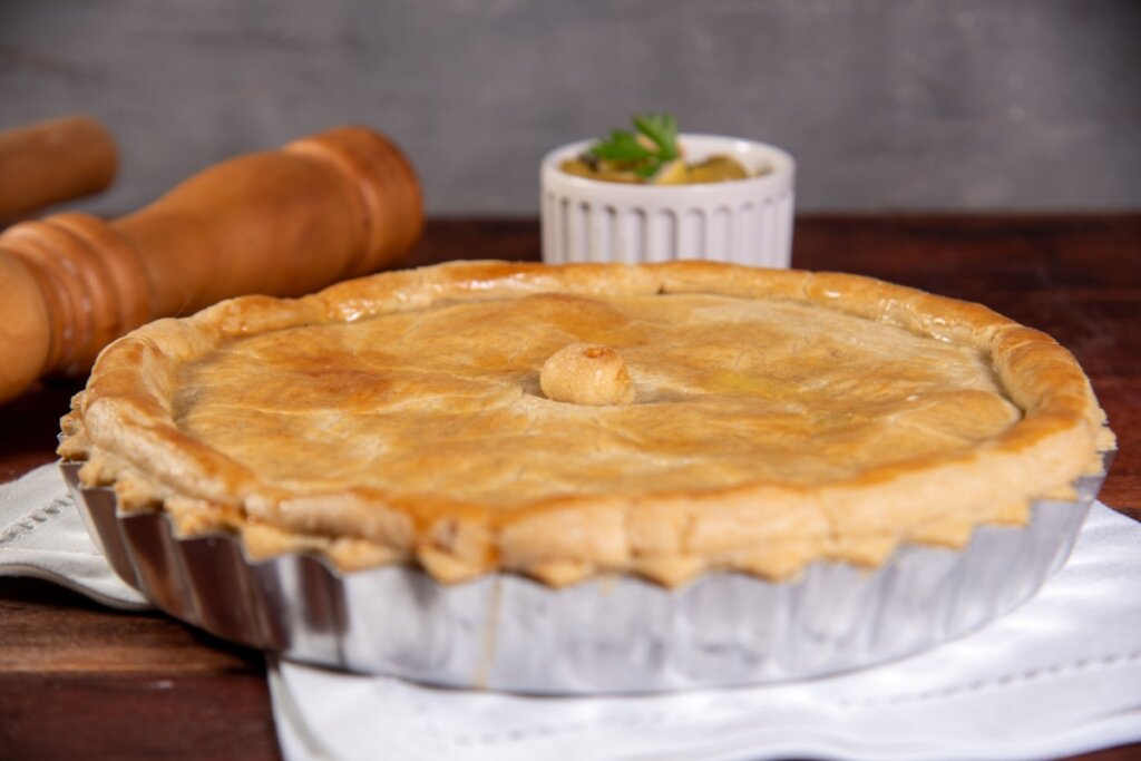 Torta de frango com massa folhada (Imagem: Anna Quelhas | Shutterstock)