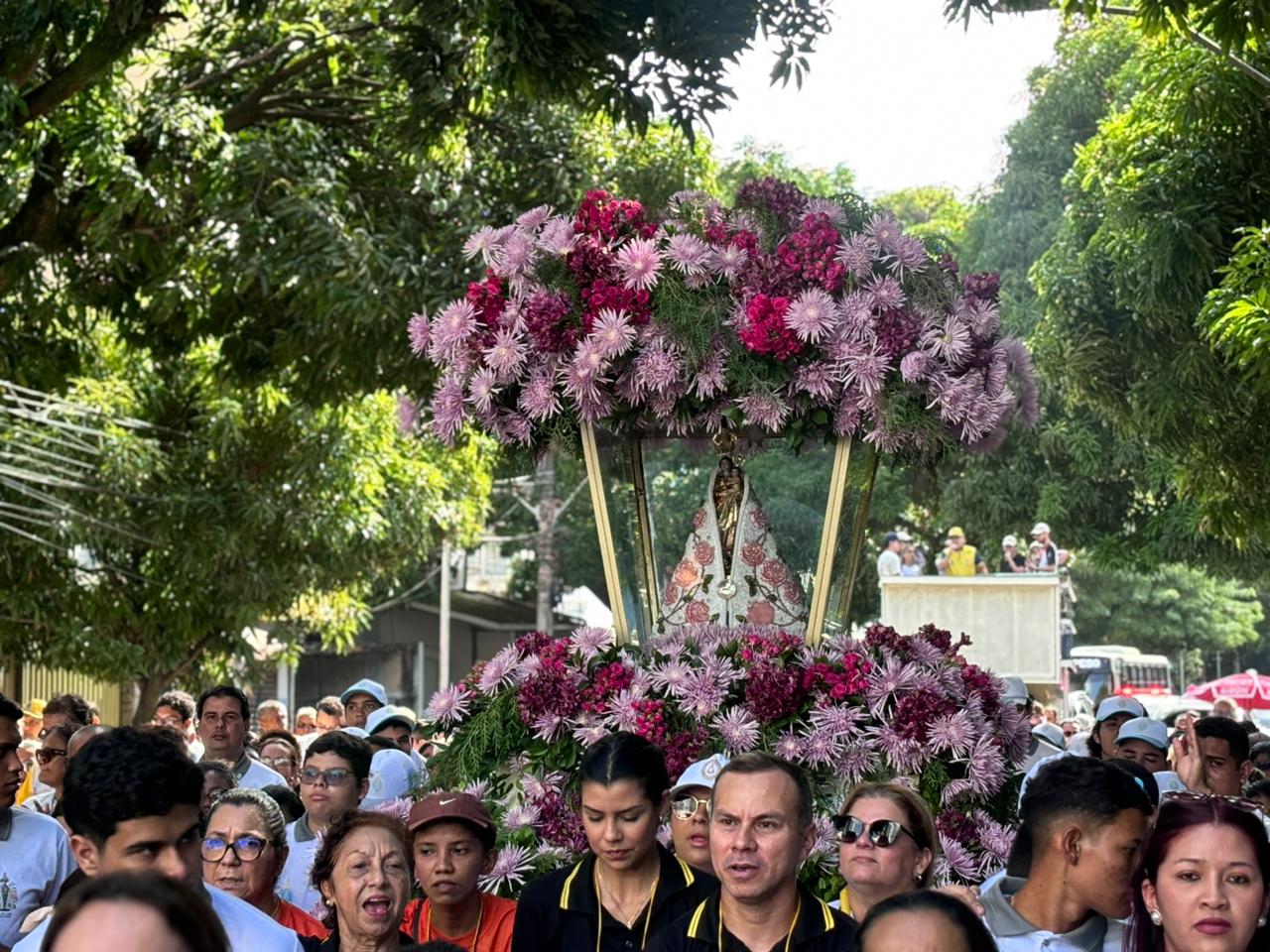 Nossa Senhora de Nazaré recebeu homenagens na penúltima romaria oficial do Círio