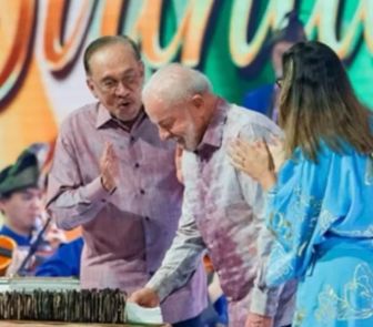 Imagem - Lula ganha festa de aniversário durante viagem à Malásia