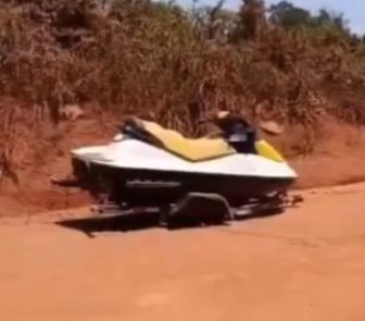 Imagem - Vídeo: moto aquática é encontrada por caminhoneiro em estrada no Pará