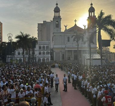 Imagem - Subida da Imagem Peregrina ao Glória é marcada por emoção e fé; assista