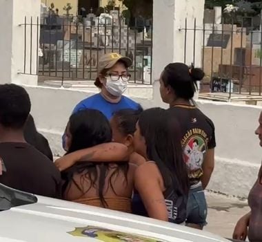 Imagem - Mãe de menino encontrado morto em mala desaba ao reconhecer corpo do filho