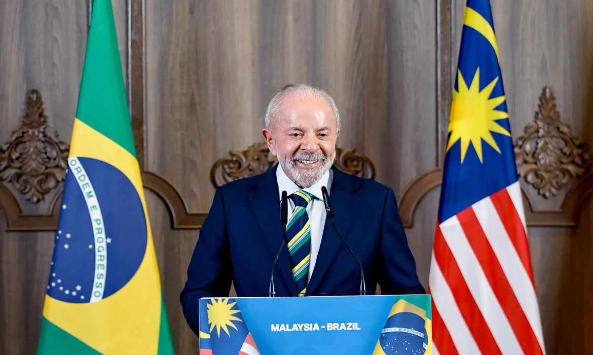 (Presidente Luiz Inácio Lula da Silva)