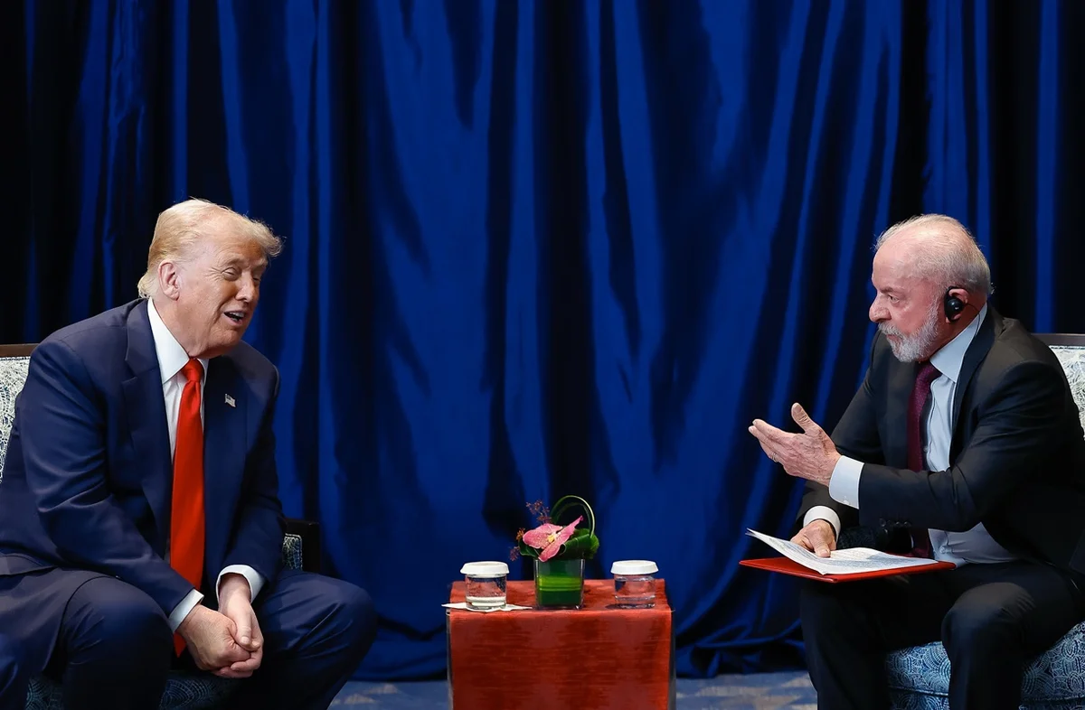 (Presidente Lula e Trump, presidente dos Estados Unidos)