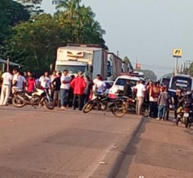 Imagem - Vídeo: moradores fecham a Alça viária em protesto contra lixão no Pará