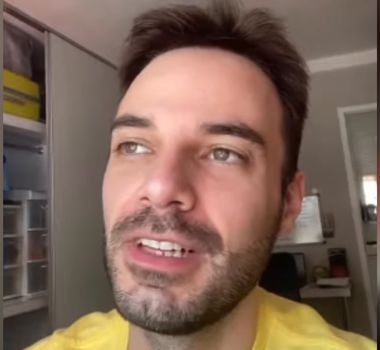 Imagem - 'Mas tio, todo telefone é sem fio', escuta professor ao tentar brincar com alunos