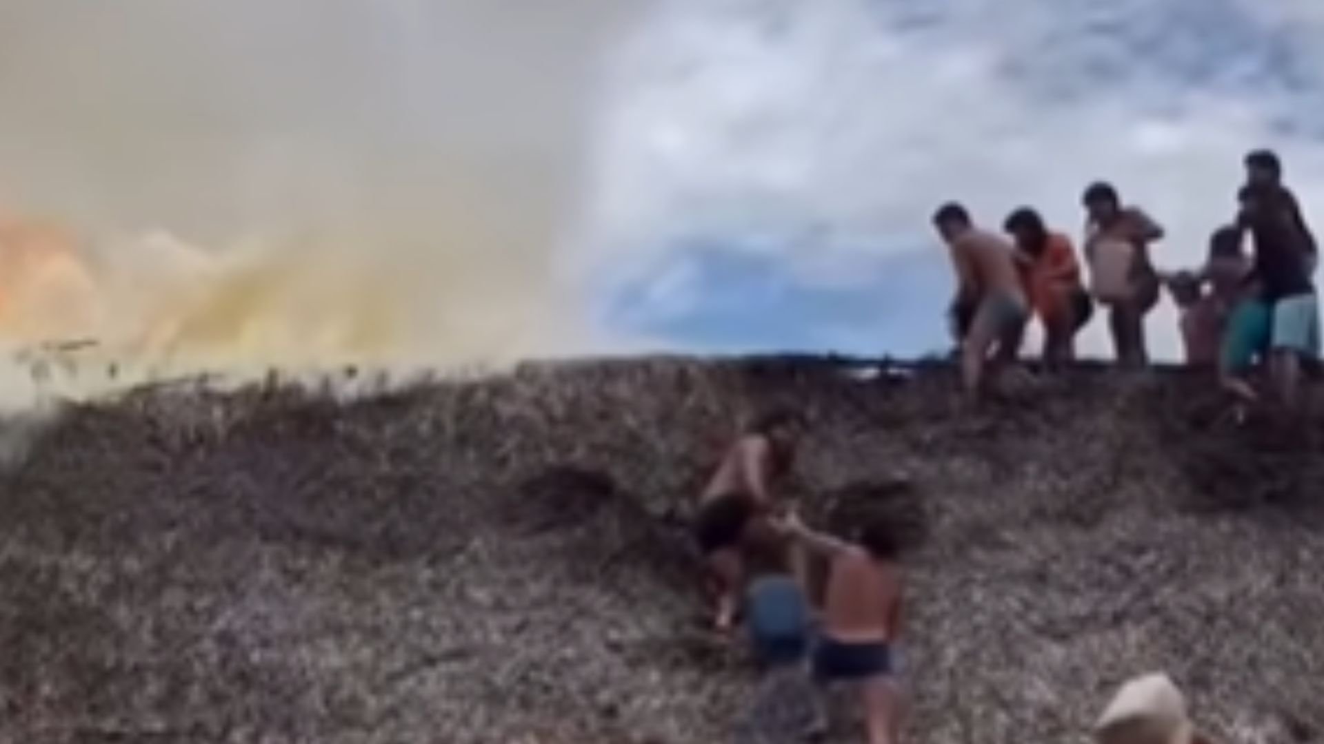 Chamas se espalharam após a explosão