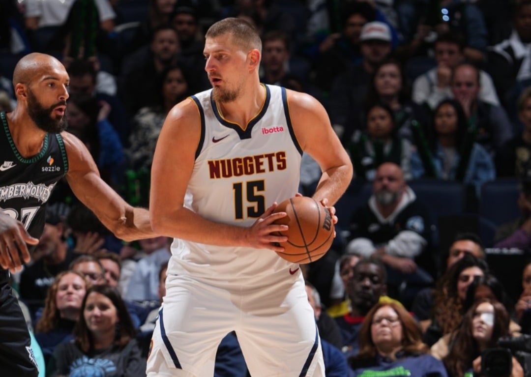 Jokic comandou a vitória dos Nuggets -