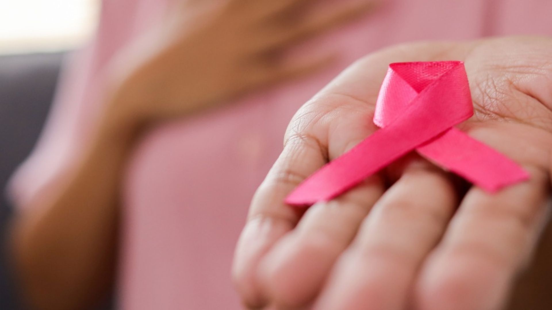 Shopping em Ananindeua realiza ação especial do Outubro Rosa.