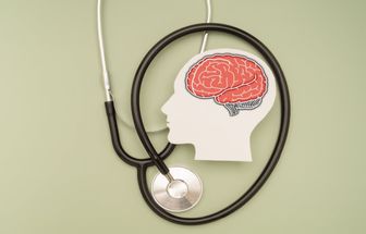 Conheça as causas e os sintomas do AVC