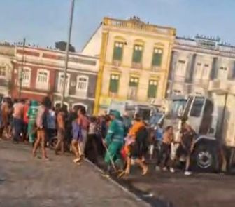 Imagem - Homem é morto a tiros na Praça do Relógio em Belém