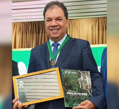 Imagem - Deputado Chicão recebe comenda “Unama COP30”