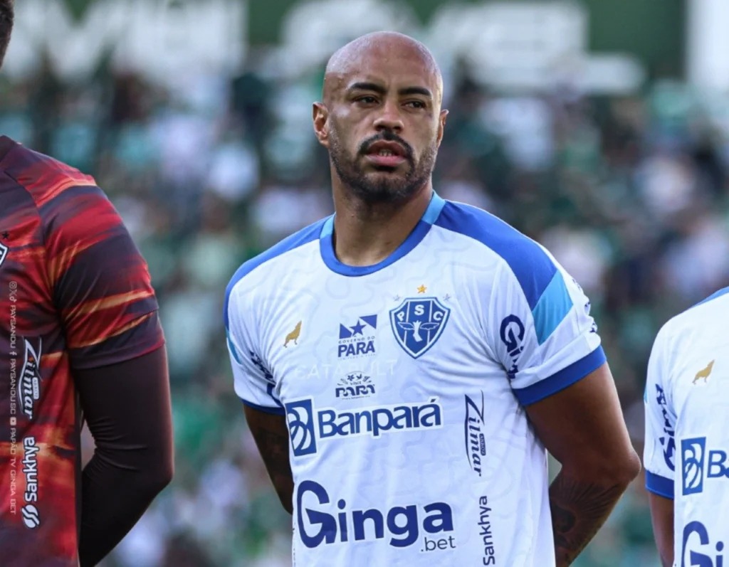 Imagem - Paysandu inicia reformulação para 2026 e encaminha saída de Thiago Heleno e mais quatro