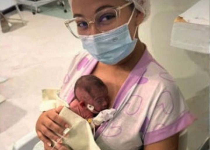 Imagem - Jovem descobre que era mãe 5 dias após parto inesperado