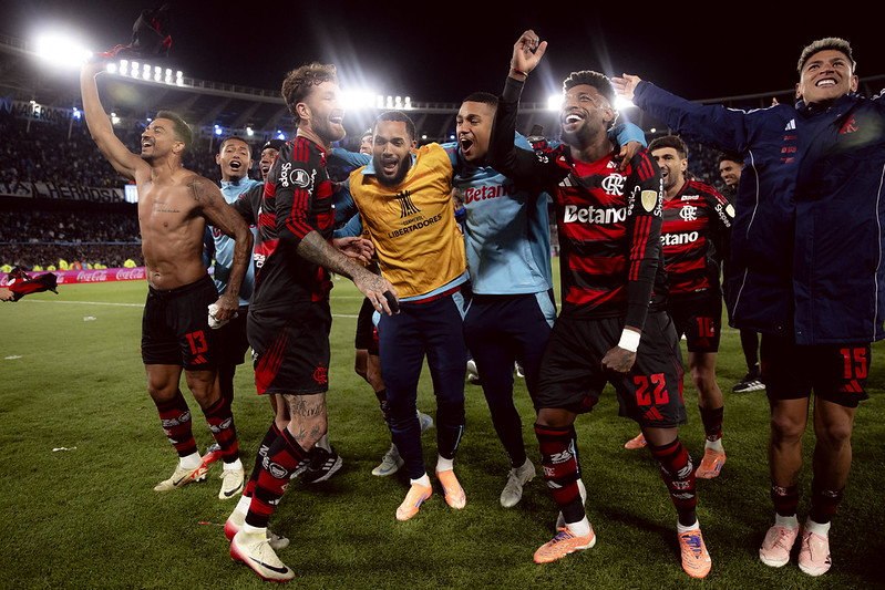 Imagem - Flamengo segura a pressão do Racing e é o primeiro finalista da Libertadores 2025
