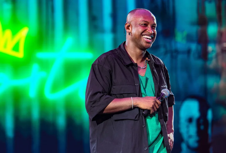 Thiaguinho será a voz do Hino Nacional no GP de São Paulo