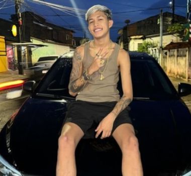 Imagem - Influenciador paraense se pronuncia após foto com chefe do CV repercutir; assista