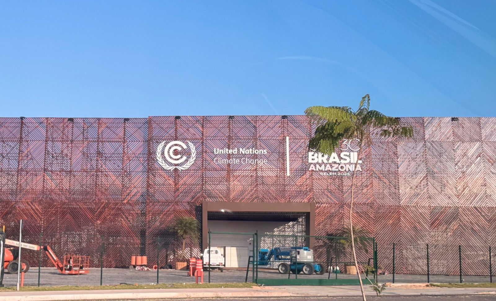 A programação da COP30, em Belém, inclui eventos oficiais e paralelos.