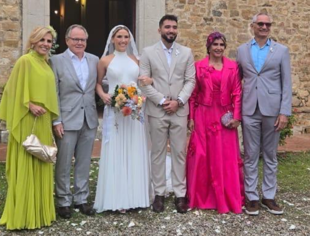 Os noivos, Giordana e Kalil, com os respectivos pais, Regina Loureiro e Leonardo Giordano e Luzia e Antônio Casseb