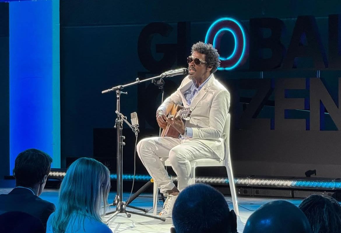Seu Jorge desembarca em Belém e inicia preparativos para o Global Citizen Amazônia; assista