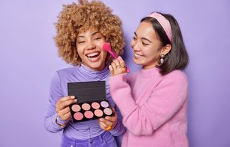 Maquiagem deixa de ser estética e se torna experiência emocional