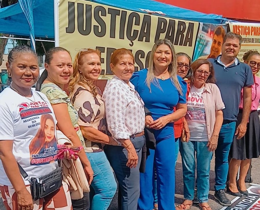 Ativistas do Movimento pela Vida (Movida) em ação pedindo justiça