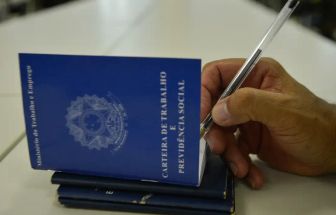 Mulheres ainda ganham 21% menos que homens em grandes empresas