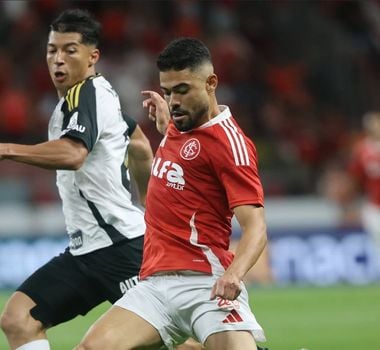 Imagem - Inter domina com um a mais, mas para no Atlético-MG e segue ameaçado no Brasileirão