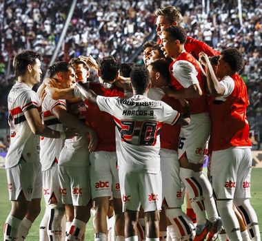 Imagem - São Paulo vence o Vasco em São Januário e assume 8ª posição no Brasileirão