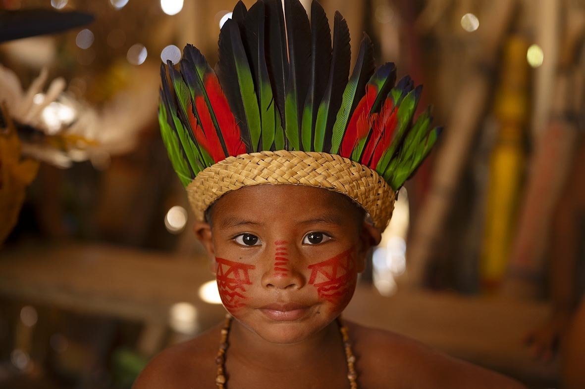O Festival Coletivo apresenta a exposição Povos Amazônicos, assinada por Renato Soares, fotógrafo e documentarista mineiro 