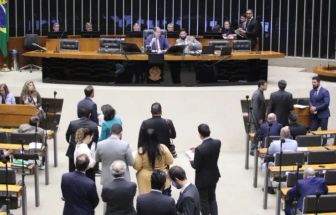 Congresso aprova tirar até R$ 3 bi em gastos com Defesa do limite da meta fiscal em 2025