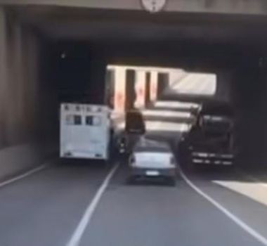 Imagem - Ambulância colide com motocicleta no viaduto do Entroncamento, em Belém