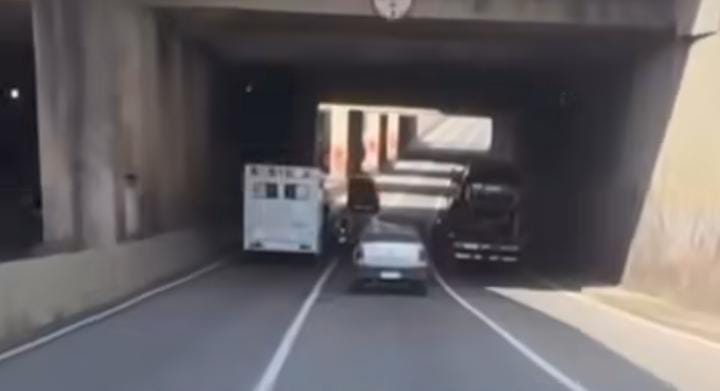 Imagem - Ambulância colide com motocicleta no viaduto do Entroncamento, em Belém