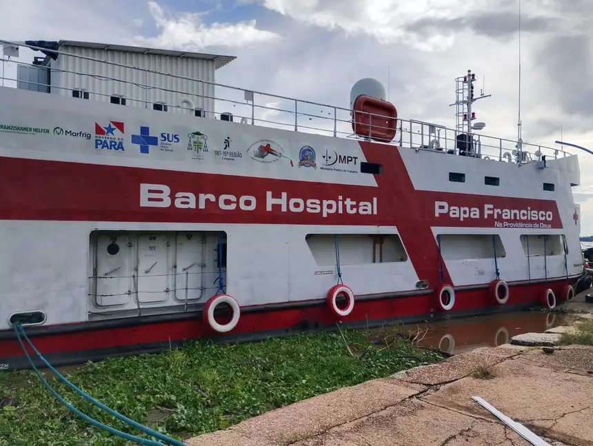 Barcos-hospitais reforçam atendimento médico em Belém durante a COP30