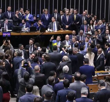 Imagem - Câmara aprova em votação simbólica projeto que amplia licença-paternidade para 20 dias