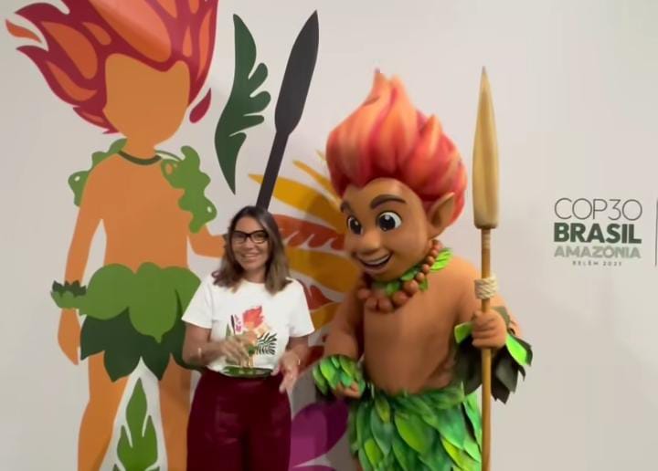 Primeira-dama com o mascote oficial da COP30.