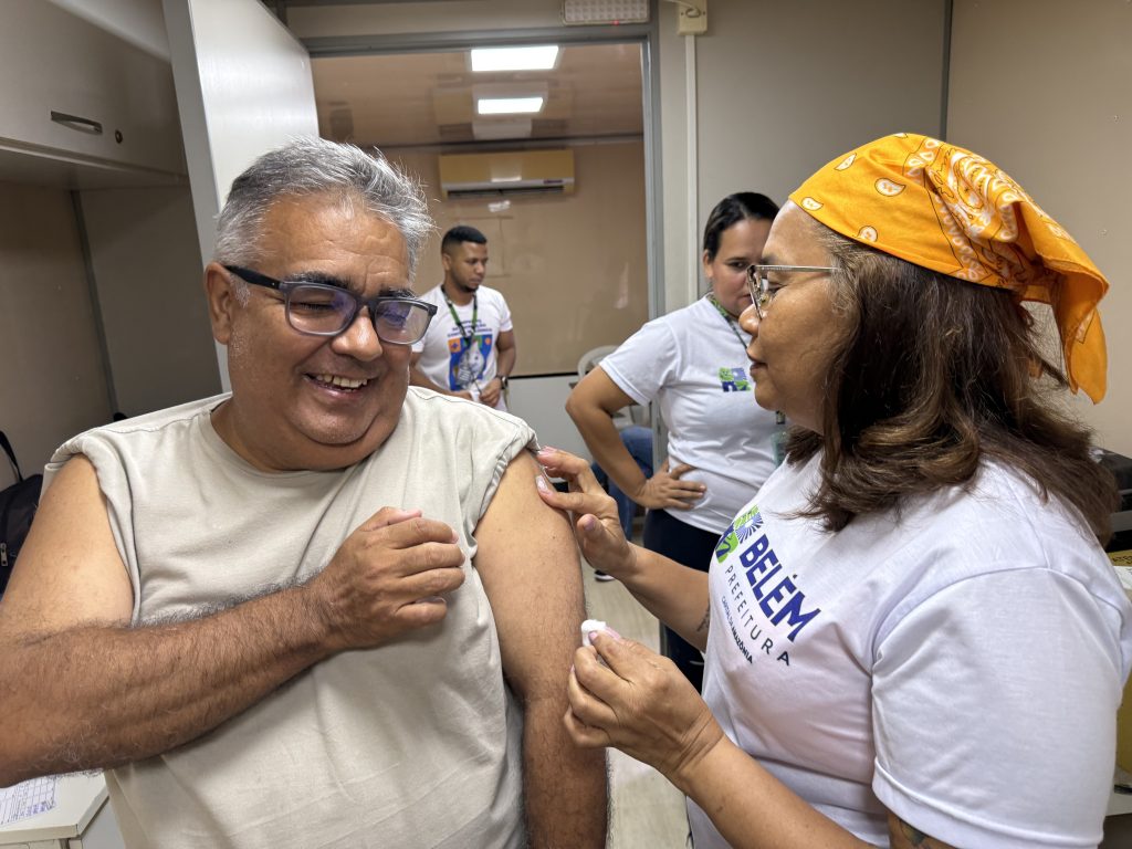 Salas de imunização funcionarão em toda a cidade com vacinas contra febre amarela, tríplice viral, antitetânica e hepatite, reforçando a prevenção durante o evento internacional