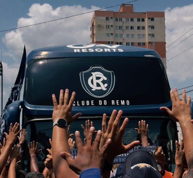 Imagem - Em clima de final, torcida do Remo se despede da delegação com festa no Baenão