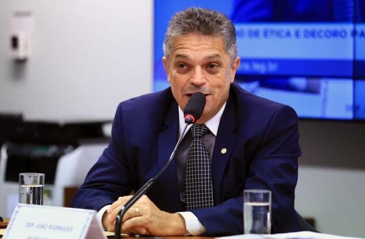 João Rodrigues brincou com o milagre da UPA vazia em Chapecó