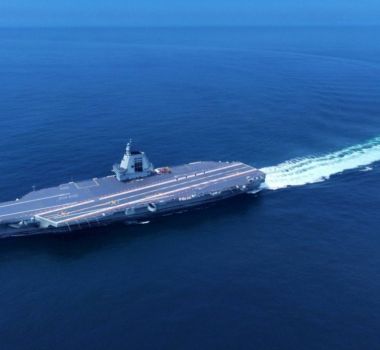 Imagem - Em meio a competição naval com EUA, China lança novo porta-aviões