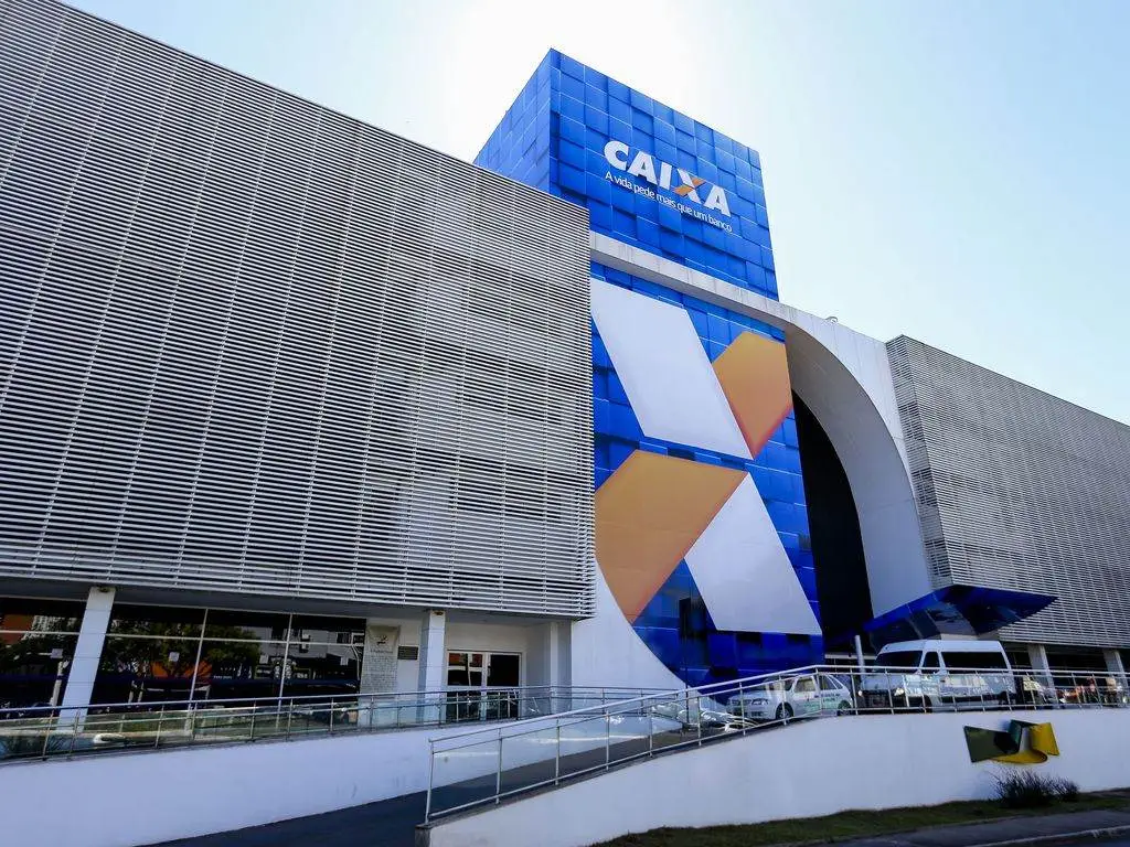 Caixa abre concurso com salários de até R$ 14,9 mil para profissionais de nível superior