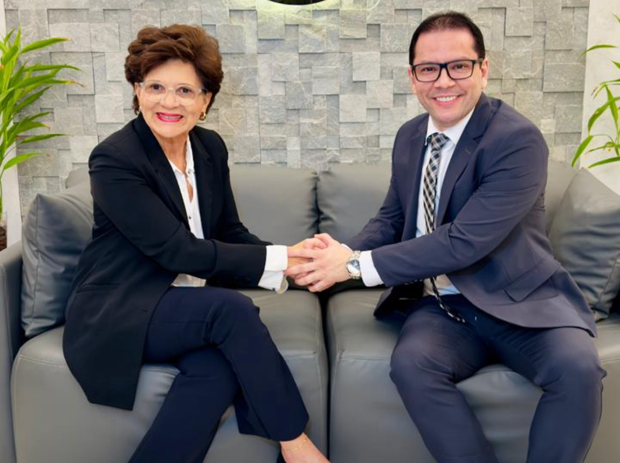 Dra. Eva Franco com o Dr. Tiago Brito 