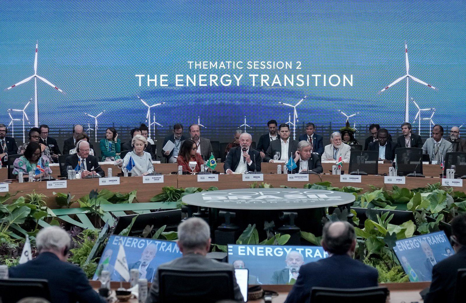 Sessão Temática de Transição Energética, na Cúpula do Clima de Belém, que reúne lideranças mundiais para discutir os principais desafios e compromissos no enfrentamento da mudança do clima.